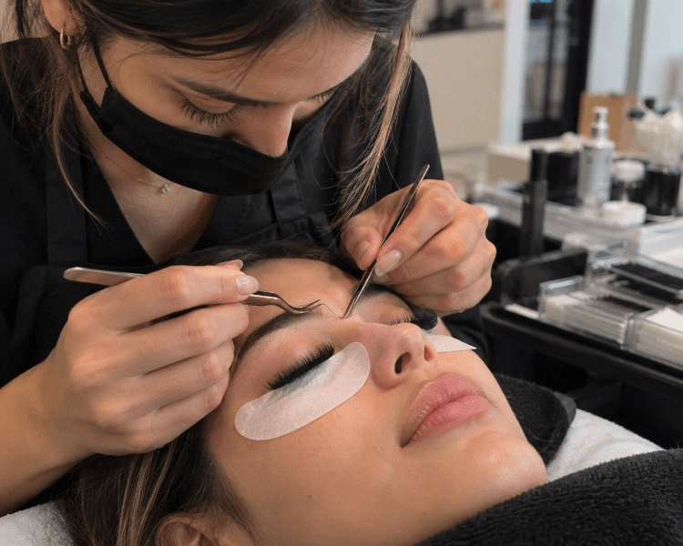 Extensiones de pestañas clasicas