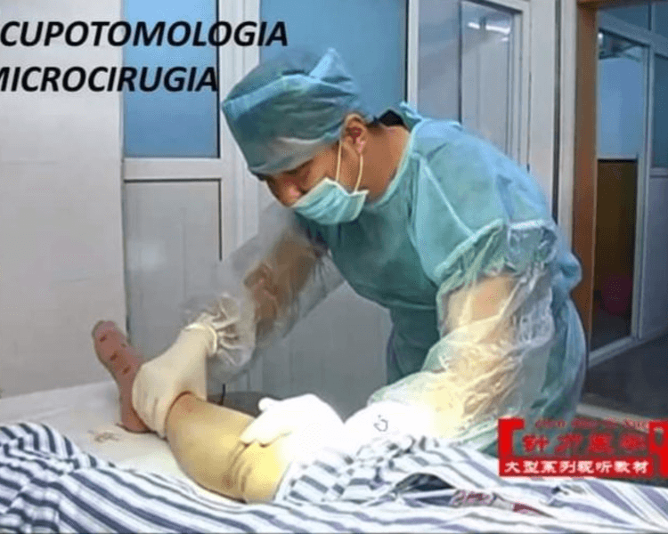 Acutomo Microcirugía