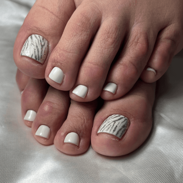 Pedicure esmaltado permanente CON DISEÑO