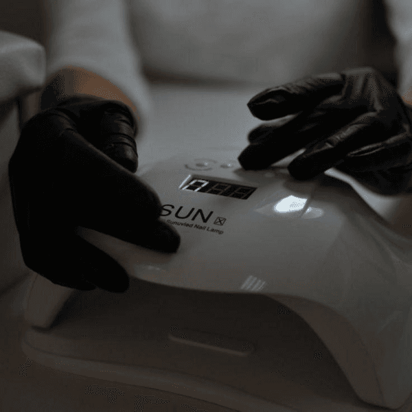 Estética de manos y esmaltado OPI en gel