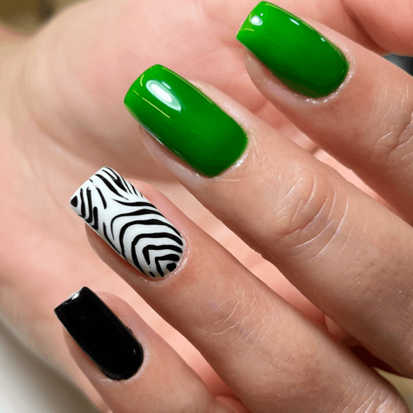 BAÑO DE POLYGEL (Realce/Kapping sobre uña natural)