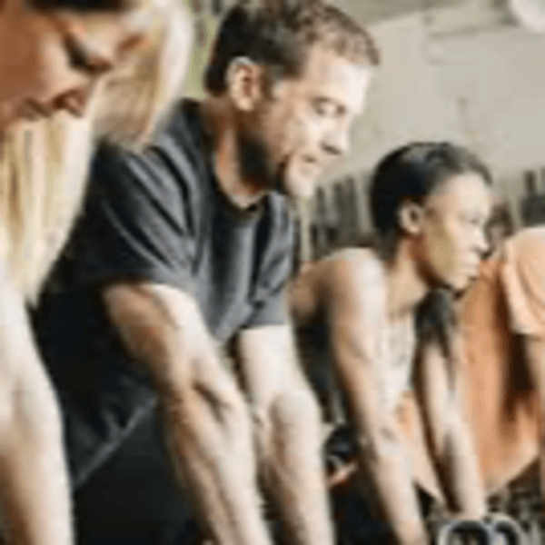 3 personas 3 veces por semana