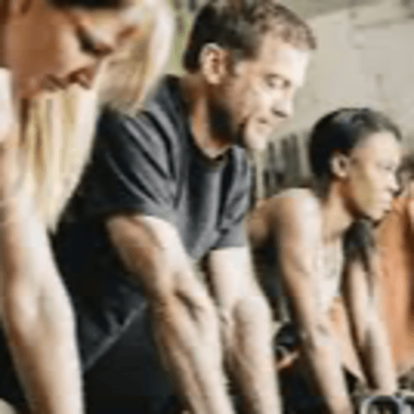 3 personas 4 veces por semana