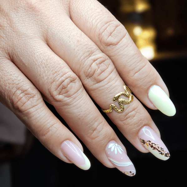 Manicure + esmaltado permanente (full diseño mano alzada)💅