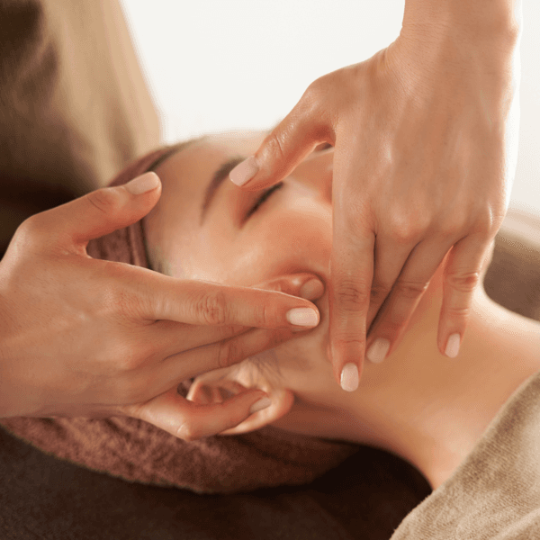 🧖♀️ Hidrofacial + Head Spa Capilar Japonés con Camilla Arco de Agua 💦✨