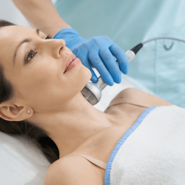 Reafirmante cuello y escote con LIPOACTIVE RF