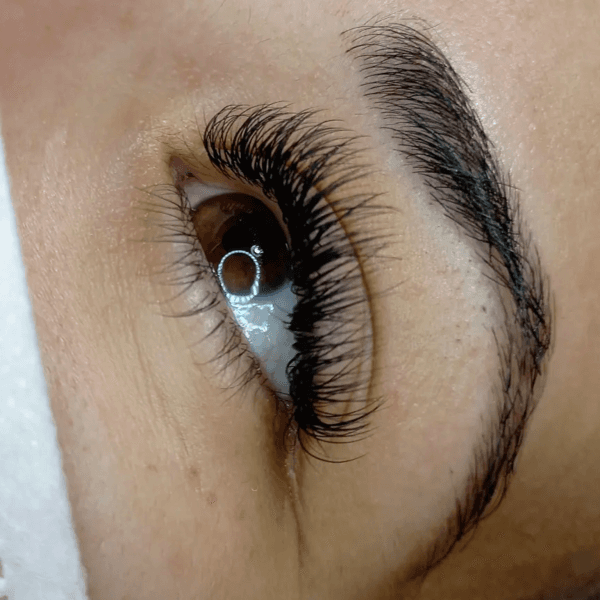 Extensiones de pestañas clásicas