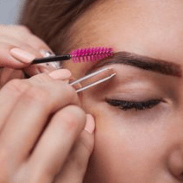Diseño y Perfilado de Cejas