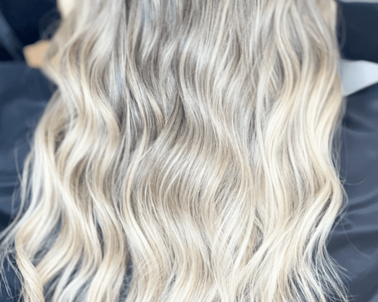 BLOND HAIR (RUBIO 80%)