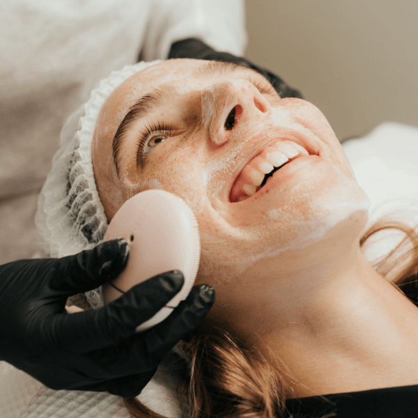 Clear Skin: Limpieza Facial Profunda