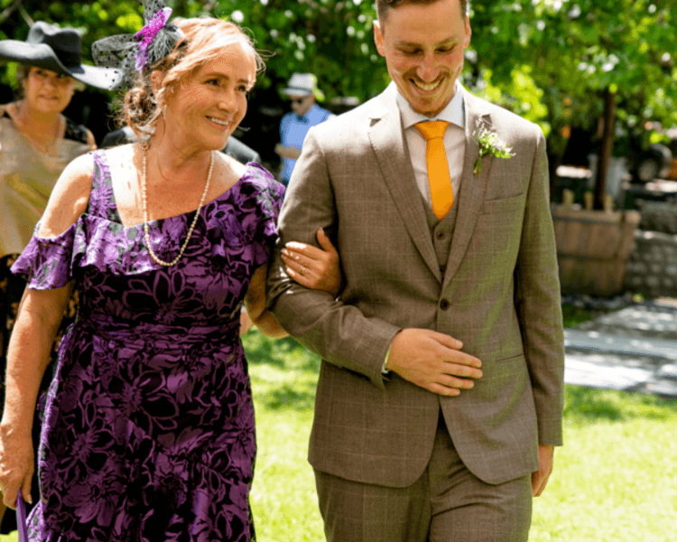 MAQUILLAJE Y PEINADO DE MADRINA