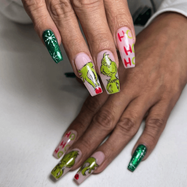 Relleno de uñas con diseño elaborado y/o piedras