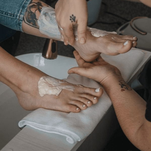 Pedicure spa 3 pasos con esmaltado gel