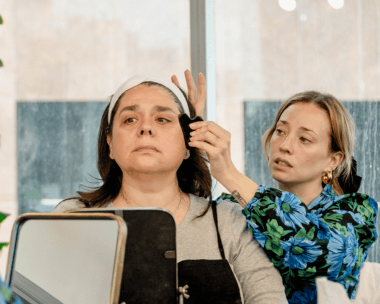 SÁCALE PARTIDO A TU COSMETIQUERO (AUTOMAQUILLAJE BÁSICO)