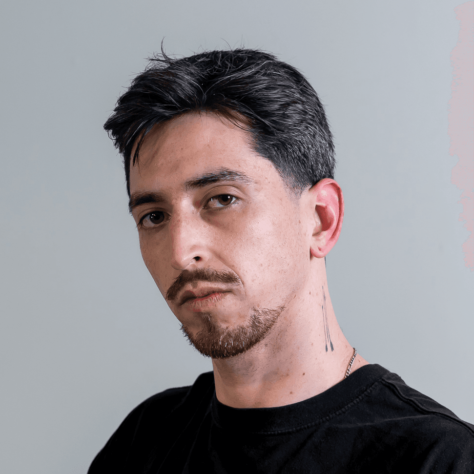 Alejandro D Vivar photo