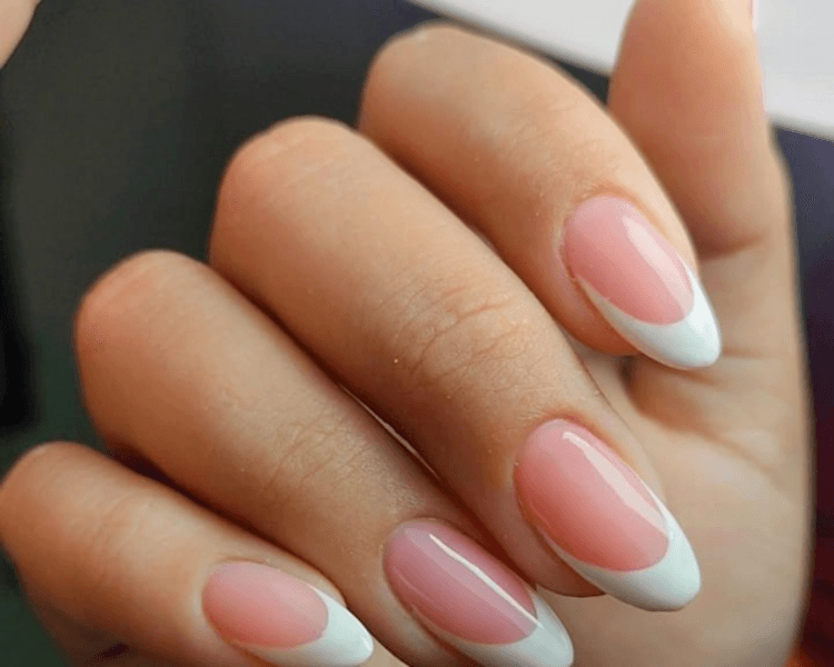 Manicura rusa con reforzamiento + esmaltado permanente