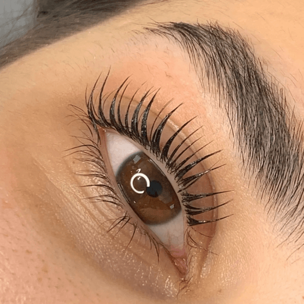 LIFTING DE PESTAÑAS CON TINTE + VITAMINAS